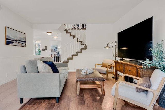 690 Glasgow Cir, Danville, CA 94526