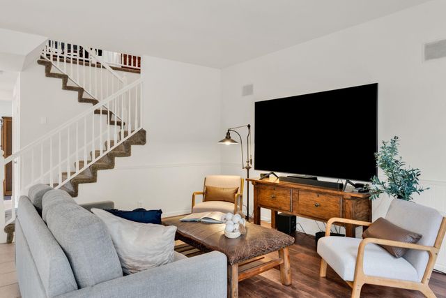 690 Glasgow Cir, Danville, CA 94526