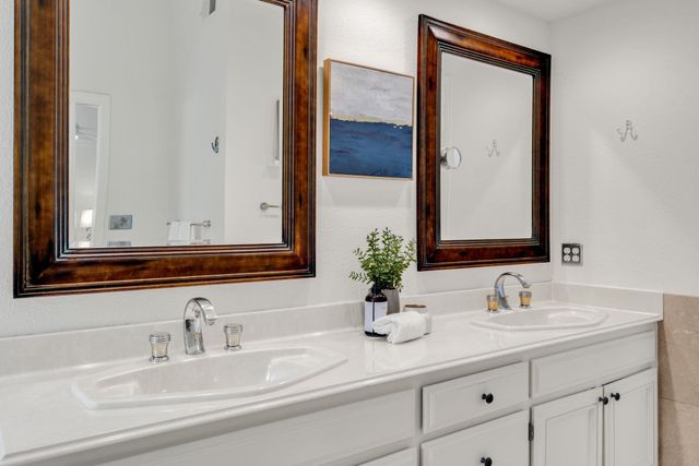 690 Glasgow Cir, Danville, CA 94526