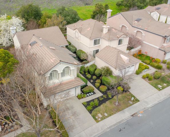 690 Glasgow Cir, Danville, CA 94526