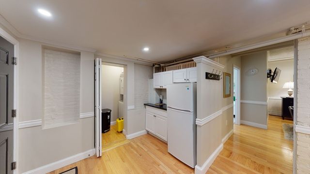 290 Beacon St 2, Boston, MA 02116