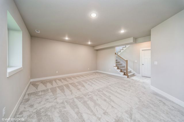 10123 NW 68th Avenue, Johnston, IA 50131