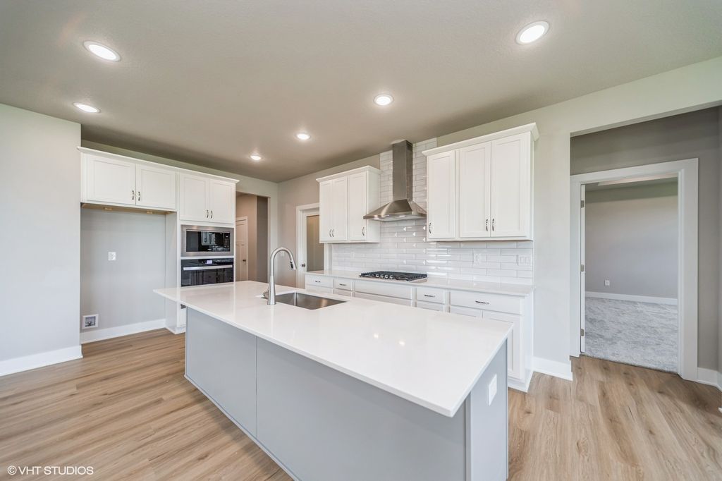 10123 NW 68th Avenue, Johnston, IA 50131