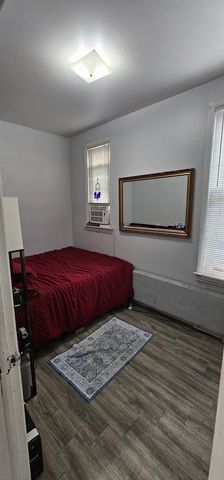 9316 S Marquette Avenue, Chicago, IL 60617