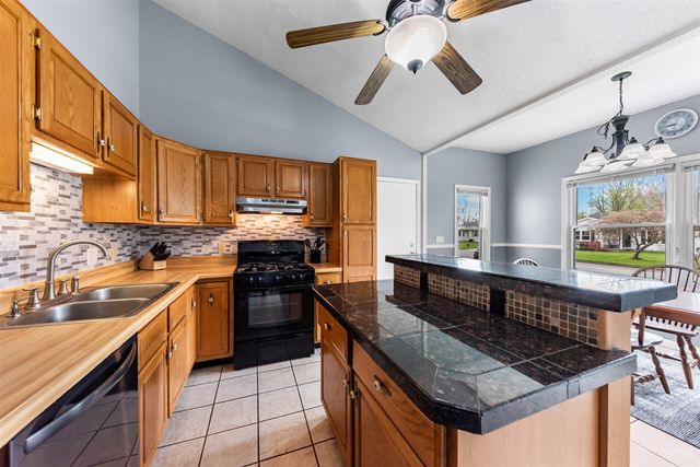 311 Oak Tree Drive, Clinton, MI 49236