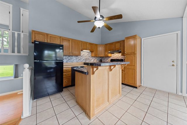 311 Oak Tree Drive, Clinton, MI 49236