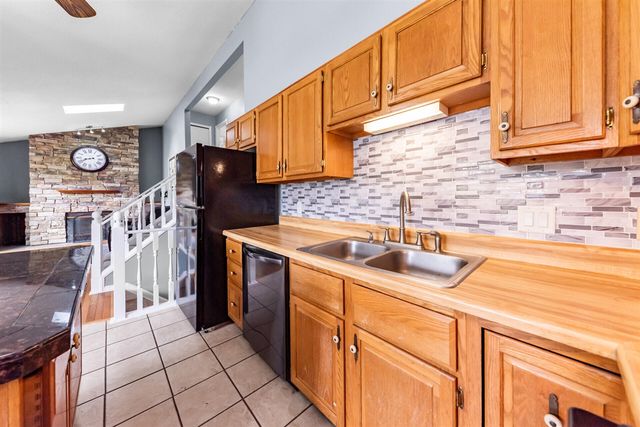 311 Oak Tree Drive, Clinton, MI 49236