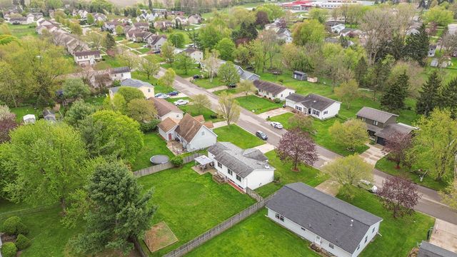 311 Oak Tree Drive, Clinton, MI 49236