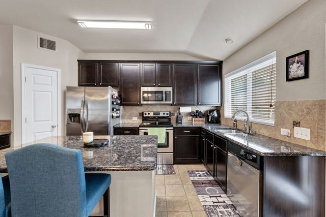 6027 Cedar Glen Drive, Grand Prairie, TX 75052