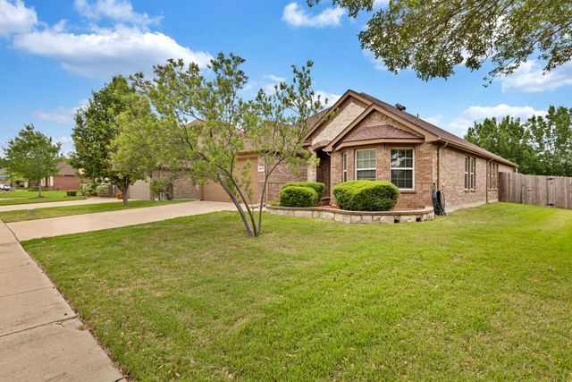6027 Cedar Glen Drive, Grand Prairie, TX 75052