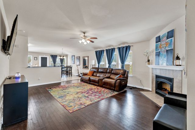 6027 Cedar Glen Drive, Grand Prairie, TX 75052
