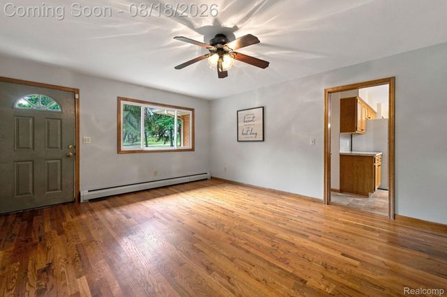 25 E Oakwood Road, Oxford Charter Township, MI 48371