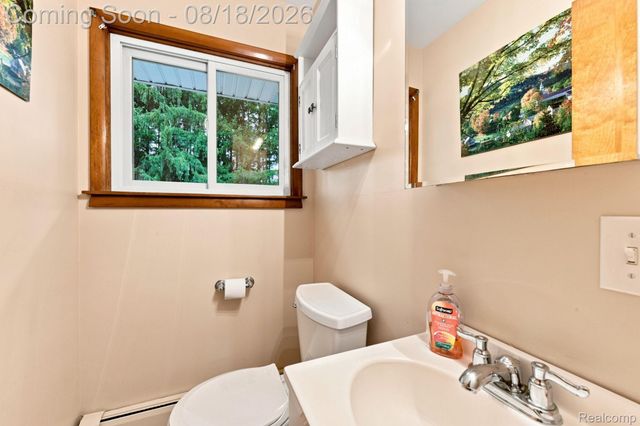 25 E Oakwood Road, Oxford Charter Township, MI 48371