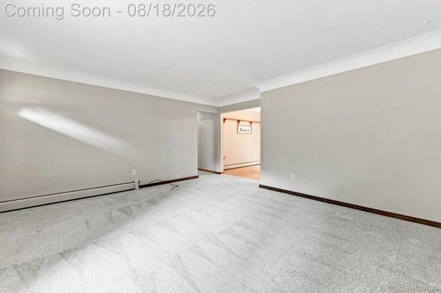 25 E Oakwood Road, Oxford Charter Township, MI 48371