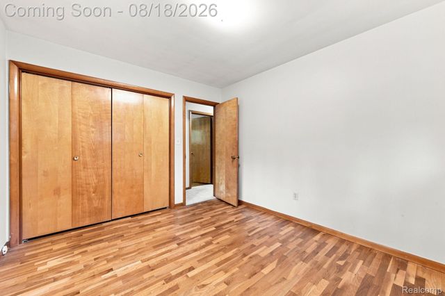 25 E Oakwood Road, Oxford Charter Township, MI 48371