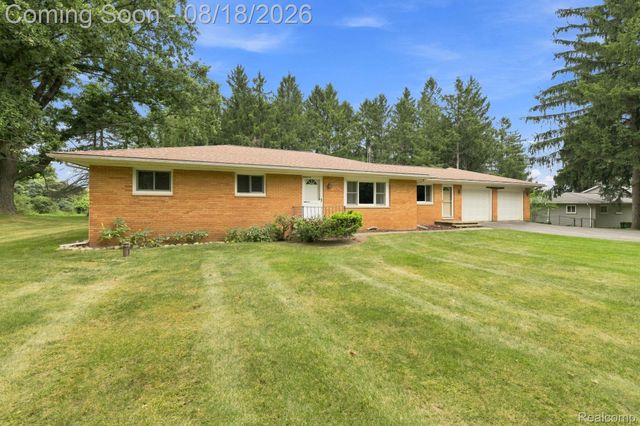 25 E Oakwood Road, Oxford Charter Township, MI 48371
