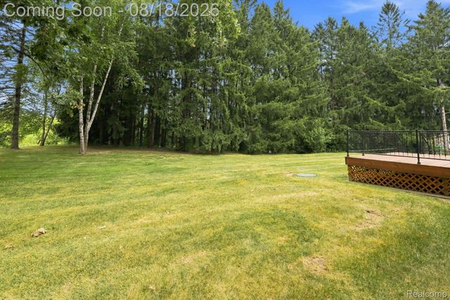 25 E Oakwood Road, Oxford Charter Township, MI 48371