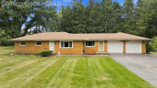 25 E Oakwood Road, Oxford Charter Township, MI 48371