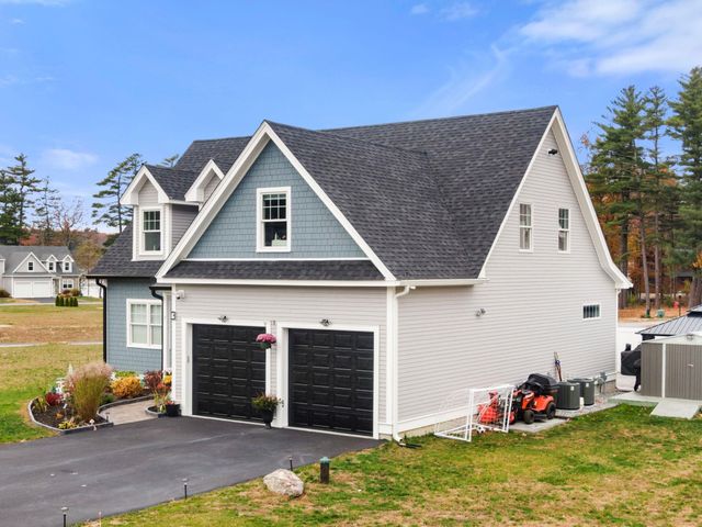3 Kibrel Court, Sandown, NH 03873