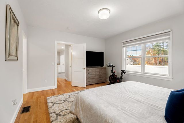 3 Kibrel Court, Sandown, NH 03873