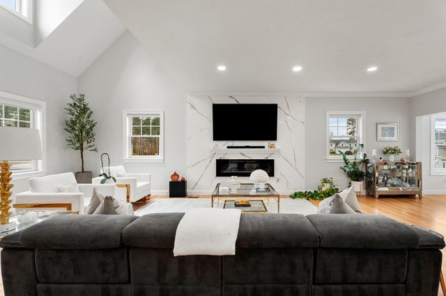 3 Kibrel Court, Sandown, NH 03873