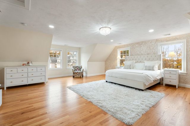 3 Kibrel Court, Sandown, NH 03873