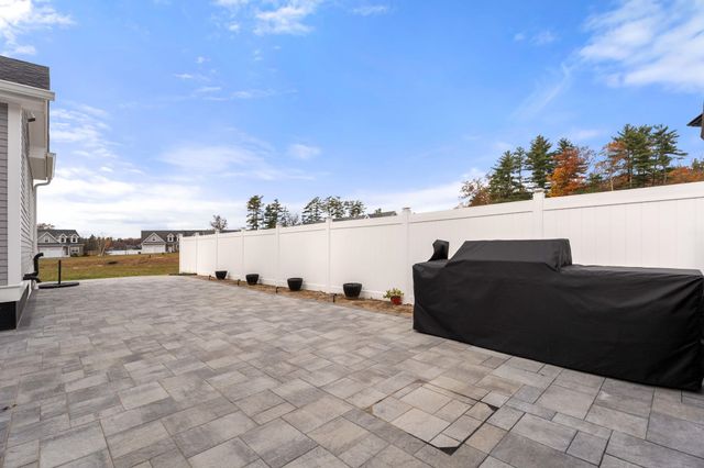 3 Kibrel Court, Sandown, NH 03873