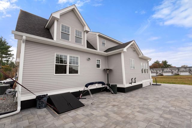 3 Kibrel Court, Sandown, NH 03873