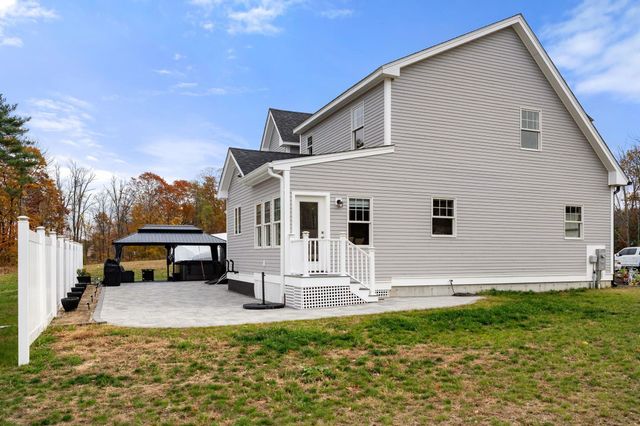 3 Kibrel Court, Sandown, NH 03873