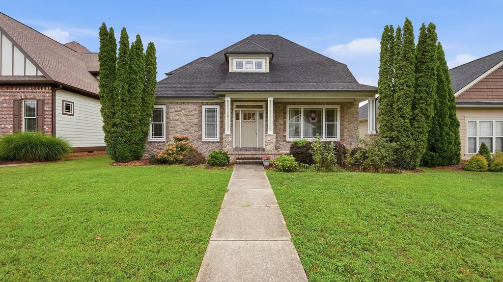 9712 Rookwood Circle, Ooltewah, TN 37363