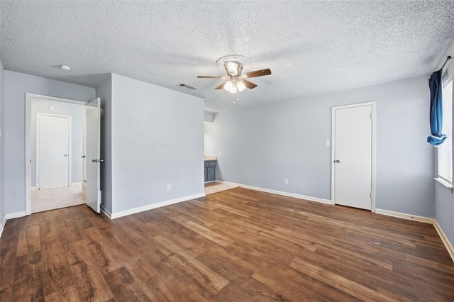 1717 Austrian Road, Grand Prairie, TX 75050