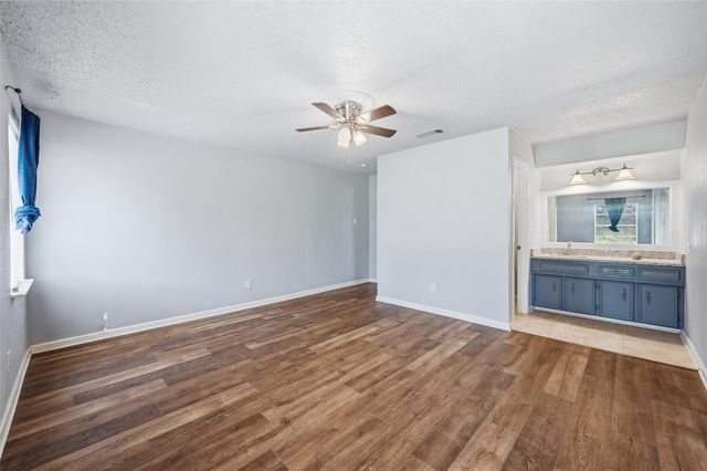 1717 Austrian Road, Grand Prairie, TX 75050