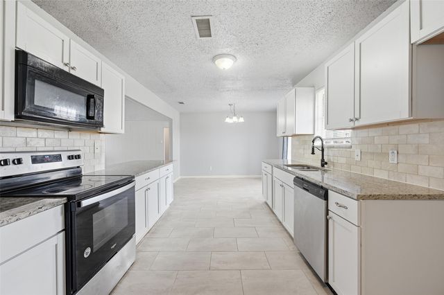 1717 Austrian Road, Grand Prairie, TX 75050