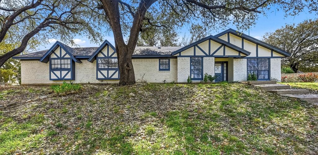 1717 Austrian Road, Grand Prairie, TX 75050