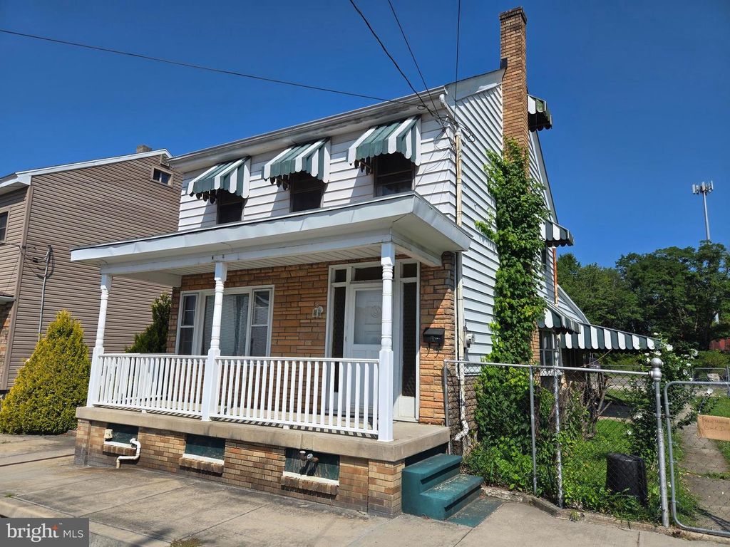 14 POTTSVILLE ST, Port Carbon, PA 17965