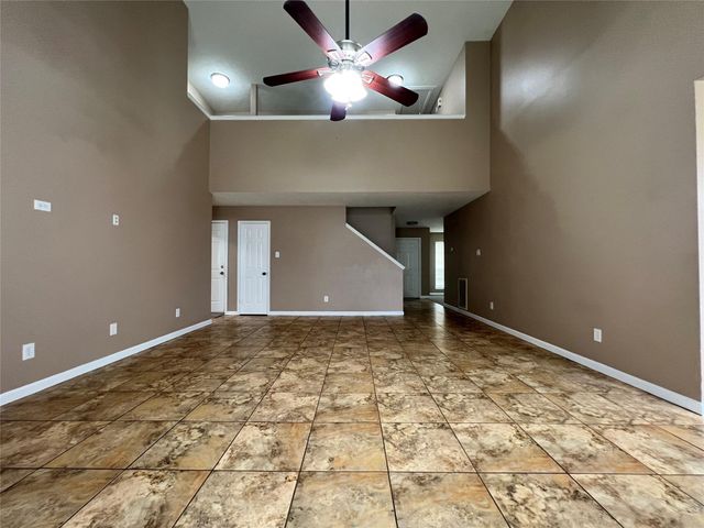 510 Oak Briar Drive, Kemah, TX 77565