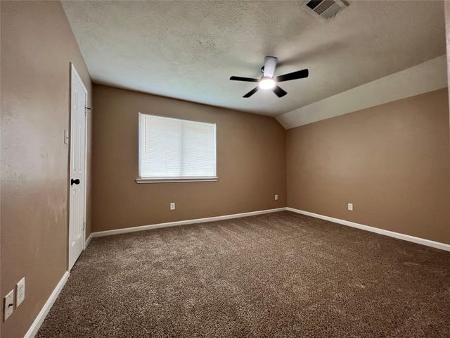 510 Oak Briar Drive, Kemah, TX 77565