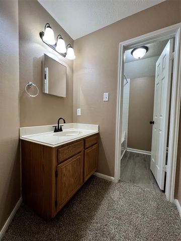 510 Oak Briar Drive, Kemah, TX 77565