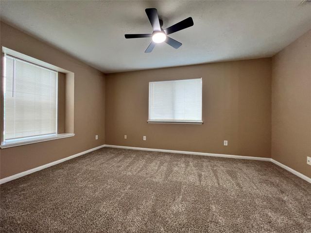 510 Oak Briar Drive, Kemah, TX 77565