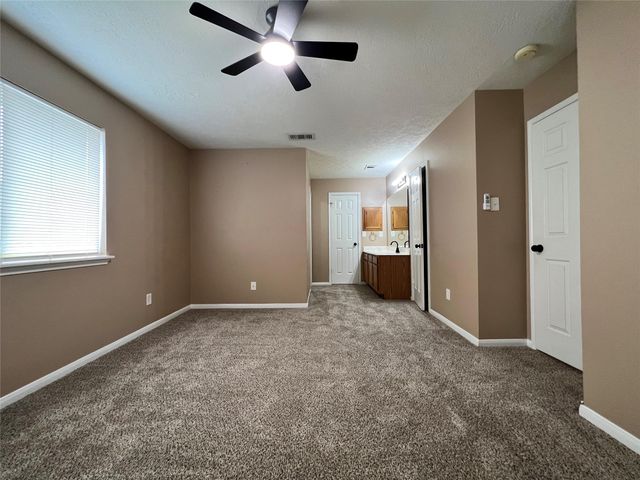 510 Oak Briar Drive, Kemah, TX 77565