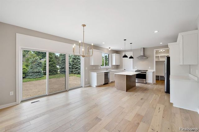 34914 Cardinal Lane, Richmond, MI 48062