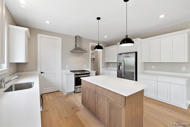 34914 Cardinal Lane, Richmond, MI 48062