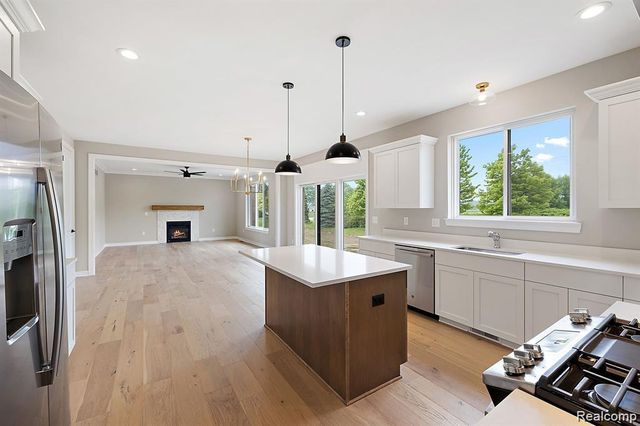 34914 Cardinal Lane, Richmond, MI 48062