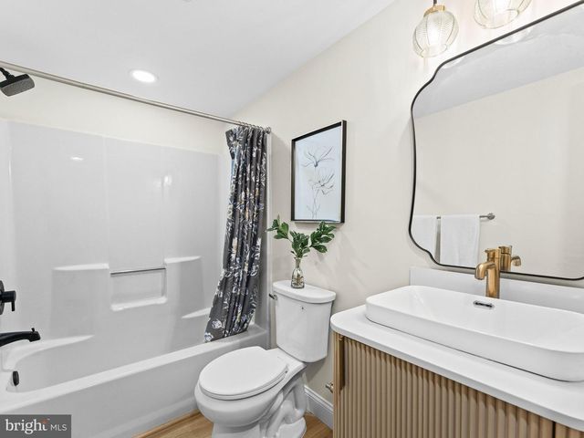24 FALMOUTH DR, Mount Laurel, NJ 08054