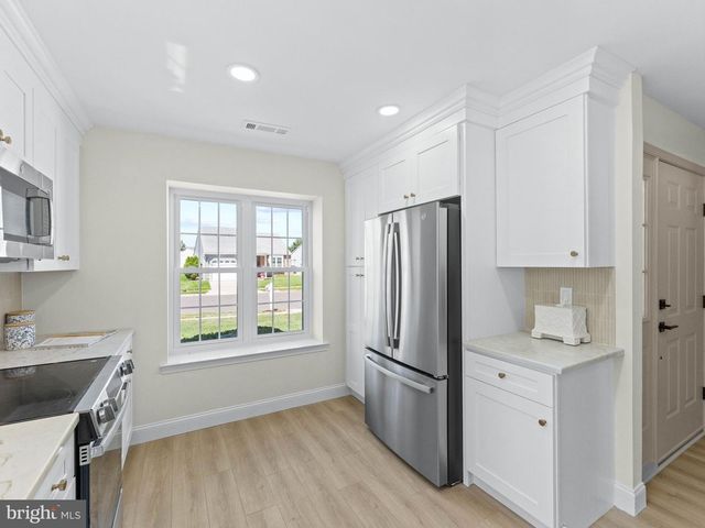 24 FALMOUTH DR, Mount Laurel, NJ 08054