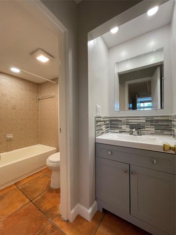 15012 Royal Palm Ln, Miami Lakes, FL 33014