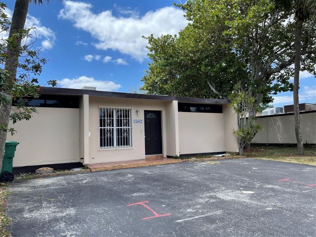 15012 Royal Palm Ln, Miami Lakes, FL 33014