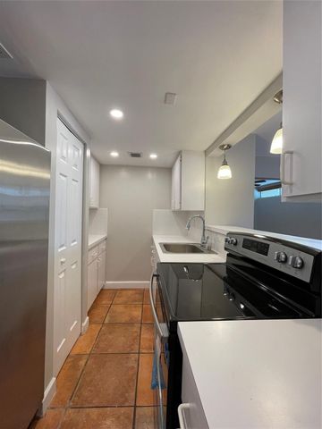 15012 Royal Palm Ln, Miami Lakes, FL 33014