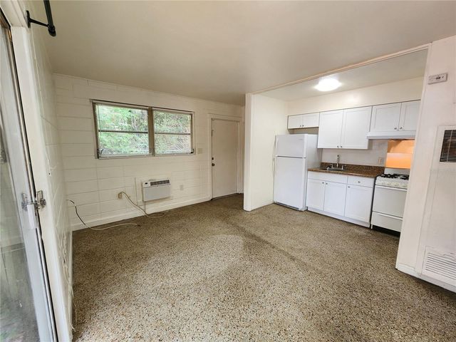 1933 NW 4 AVENUE D, Gainesville, FL 32603