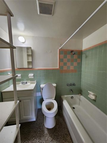 1933 NW 4 AVENUE D, Gainesville, FL 32603